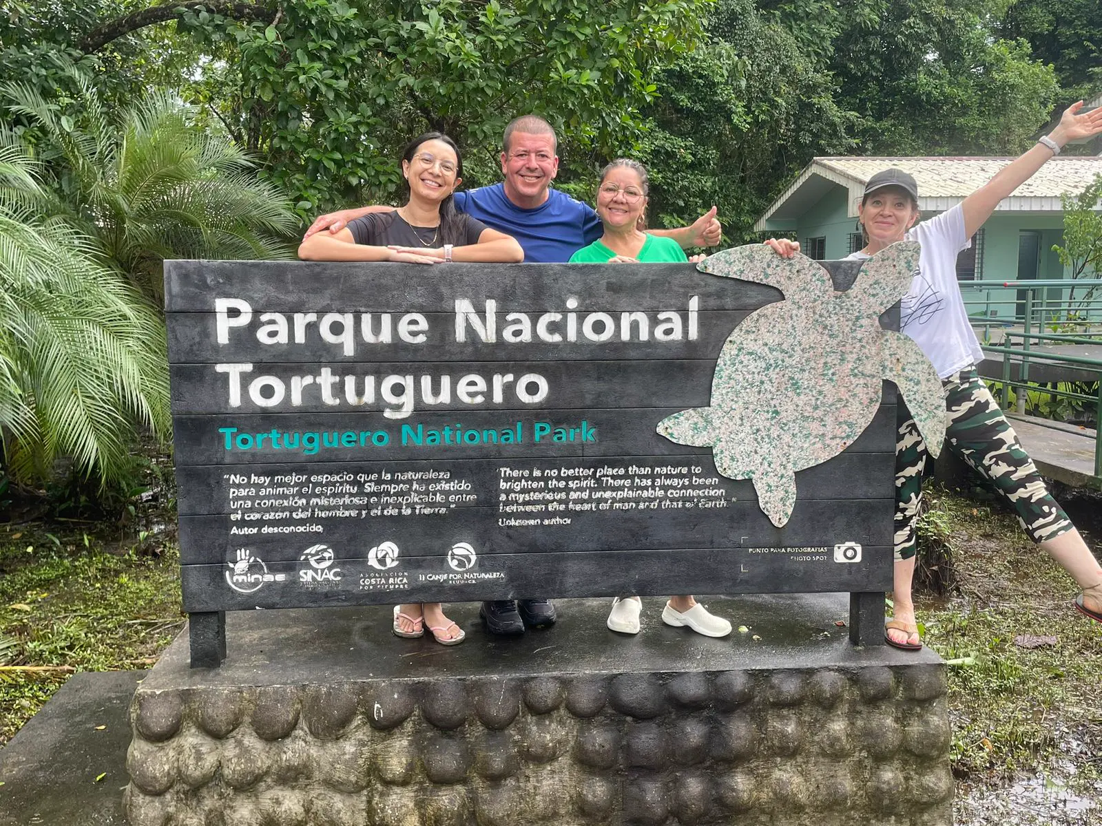 Grupo en Tortuguero